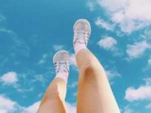 最后两张是我们 人们总讨厌格格不入，