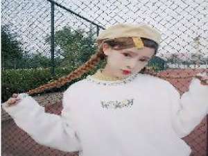 都是些女神！ 我一个人走，一个人看