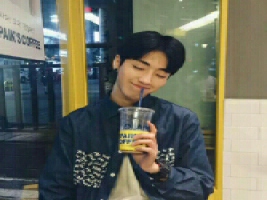 眼中人 即使泪在眼眶里打转，