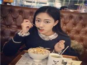 安静的做个美少女 一个懂你泪水的朋友，