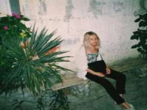 A.M.R 都离开了，何必以念旧