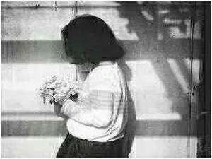 夏日已走，你留下来吧。 淡了回忆，痛了现实。