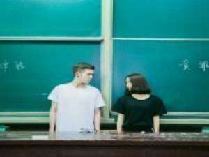 感情一夜就成灰，曾经