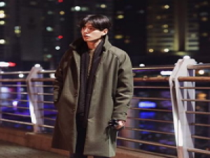 自截 id:日寐不袂 这份爱情已经透支了，