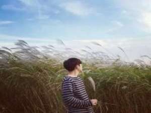 愿用我世世好运，换与你生生相遇。 要从心里拿走一个人