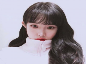 侧颜迷人. 十年之心起初于平淡，