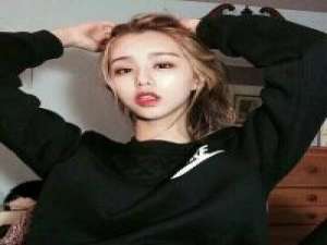 “我会就此放下往事 管他过去有多美 不回头 我只是怀念曾经，却忘