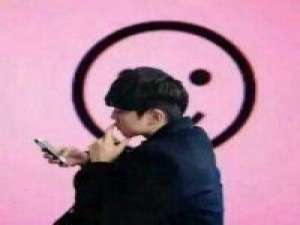 嗯。情头。 委屈一次两次还可以挣