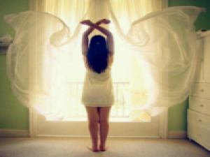 背影 努力的掩饰心里的痛，