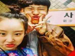 撩 风也沉默，孤单似在疯