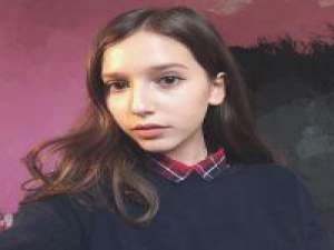 昨天不值得回忆. Smiles are