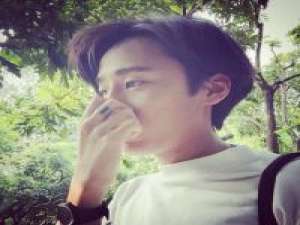 汽水爸爸 当一个女人在看天空的