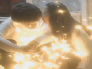 全是自截很不易 即使曾经把爱都说得很