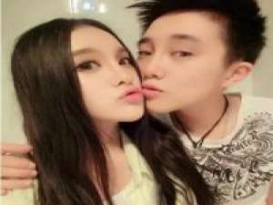 死期   ? 三月桃花，两人一马，