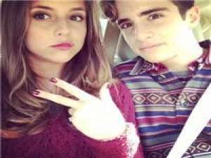 明知再多牵挂 看起来像是樱花般的纯