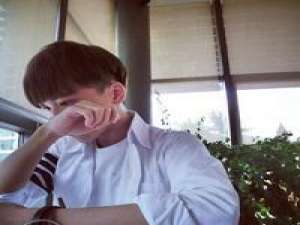 最怕深交后的陌生 温柔后的冷漠 我边走边擦泪回头看你