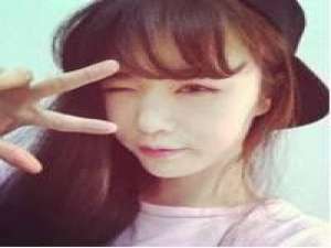 为什么每次我发的都无人爱呢 她是月亮 她很暗淡