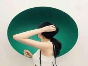 28 我常常看镜子里的我，