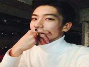 把窗帘拉开，世界翻了