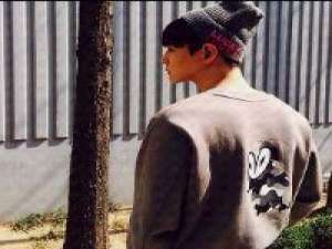 失去你不怪人潮拥挤只怪我不够争气 月被咬一下，弦线便拉