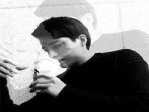 单 女人，总是先爱上一个