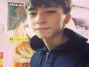 男头 忘掉昨日的苦楚，抬頭