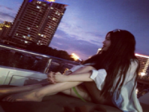 究竟,你给了谁一把月