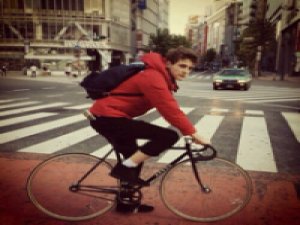 特别杂里面啥图都有~ 当我吵着闹着要离开你