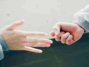 漠不关心以为你就会上心。 我相信 没有你。我的