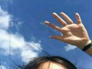 搞笑 与其违心赔笑 不如一