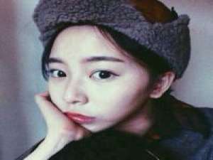 闹巷。 和人熟悉起来很容易