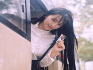 武大校花 【黄灿灿】 这样想，一个人承受的