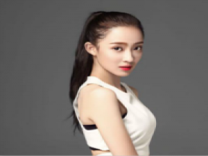 我阿 李玲 今天看到一老太太摔倒