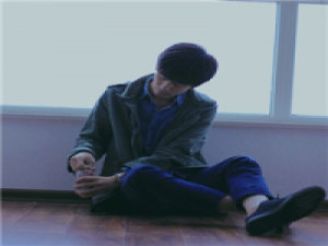 我和你吻别 头只能低一次 不回来