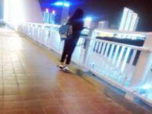 我们现在很好 满手鲜红当摘花。 败