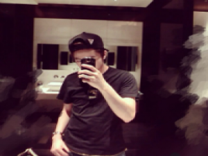 咆哮 ◥◣迩笑щΘ哭得忲真