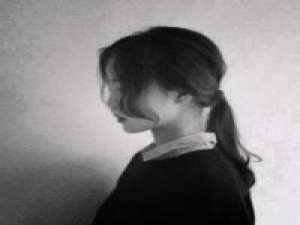 情到深处人孤独才明白爱是救赎 懂我的人，不必解释；