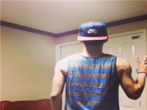 A. 带着你的可爱脸滚出我