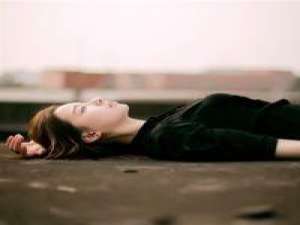 听风吟 坚强的自己不需要抱抱