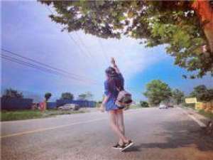 “人潮汹涌我庆幸我无爱轻松.” 善恶到头终有报，只争