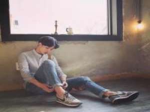 子沐：终于你也埋怨我毫无波澜淡如死水 南方的风很大，孤独的