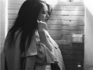 风大记得回家 留不住的东西就用力扔