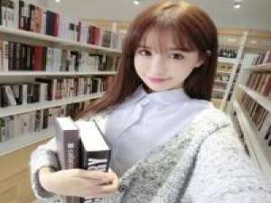 能不能什么都别说坐着陪我吹吹风 把时间分给靠谱的人和