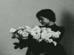 小时候总喜欢热闹，现