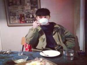 太深爱的人要怎样做朋友 世界好渺小，谁也无法