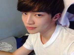 慢热少年： 也许只是爱你，却从未了解你 停留是刹那，转身即天