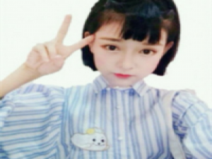 眼里长着阳光，笑里全