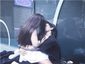 漂亮女头像  我不说你懂得 很多人喜欢做两件事：