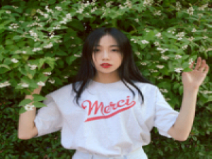 夏天啊。 我拿真心赌了一场注定