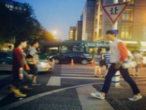 钟情于漂泊 主动，是因为太在乎。